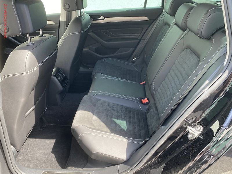 Volkswagen Passat (2020) 2.0 TDi, Elegance, DSG, LED - fotka 10 z 20