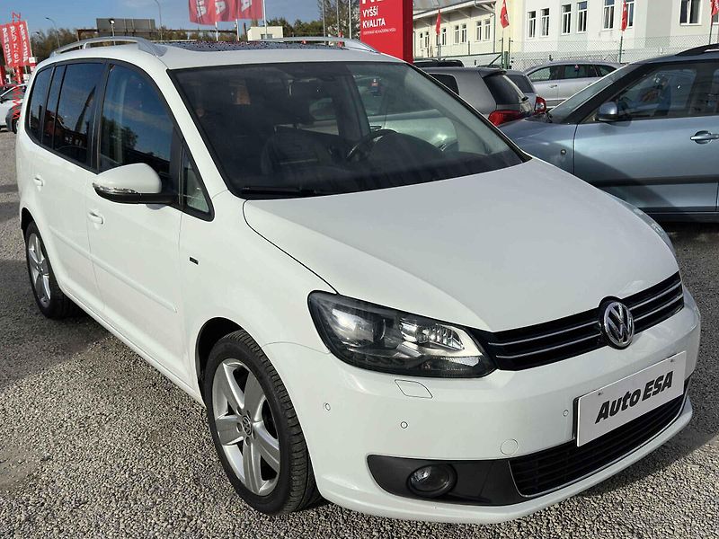 Volkswagen Touran (2014) 2.0 TDi, CUP, bixen, panor - fotografie inzerátu