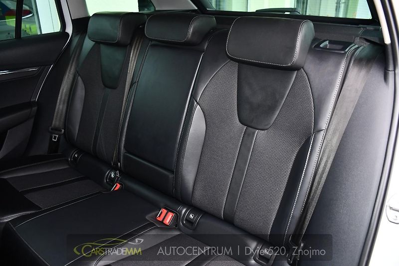 Škoda Octavia 2,0 TDI 110kW - fotka 14 z 50