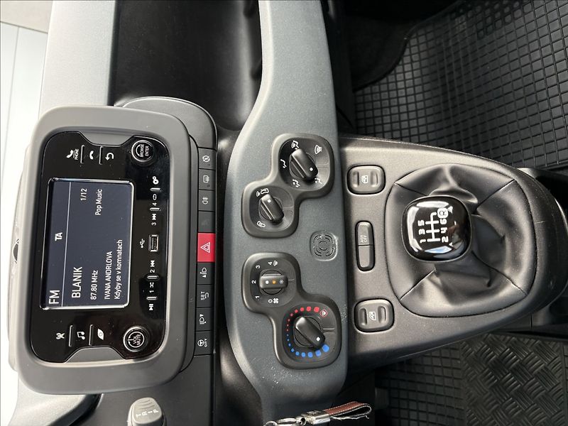 Fiat Panda 1,0 Hybrid Klima CZ 1 MAJITEL - fotka 11 z 25