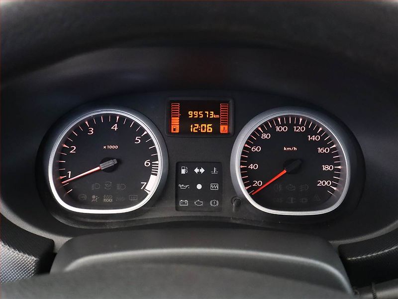Dacia Duster (2012) 1.6 16V - fotka 8 z 11