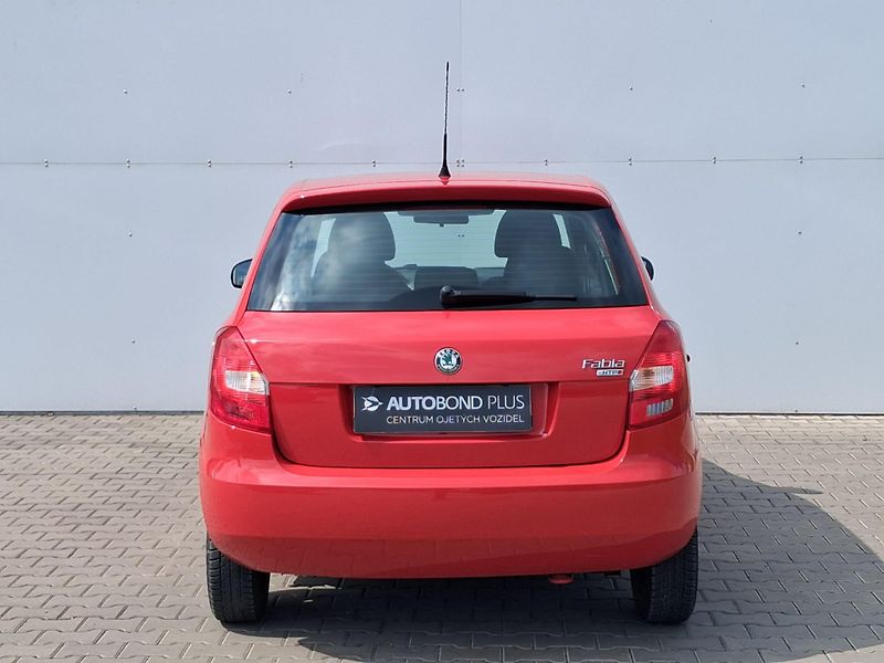 Škoda Fabia 1.2 HTP / 51 kW - fotka 9 z 21
