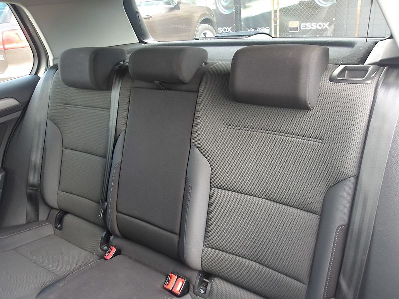 Volkswagen Golf 1,4TSi 92kW ČR ! 2.MAJ.! - fotka 24 z 27