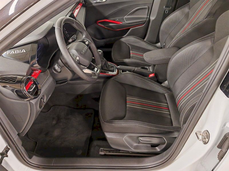 Škoda Fabia (2025) 1.0 TSI 85 kW Monte Carlo - fotka 20 z 28