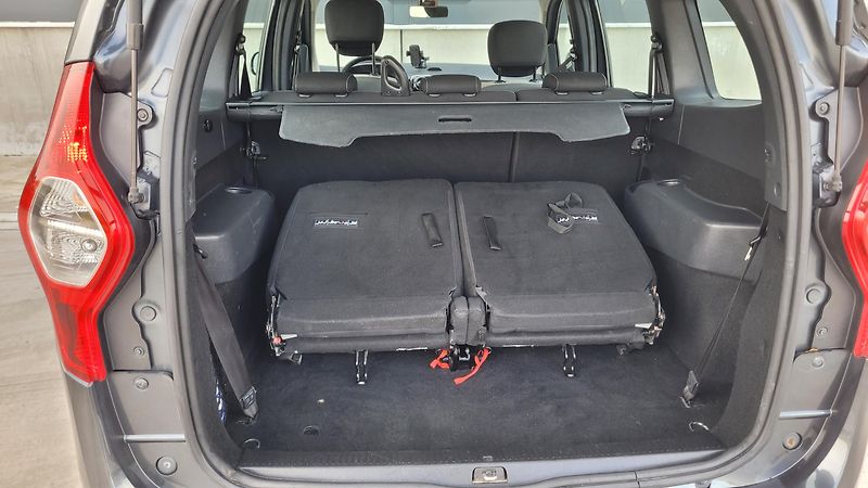 Dacia Lodgy STEPWAY 1,6i 75 KW 7 MÍST - fotka 13 z 26