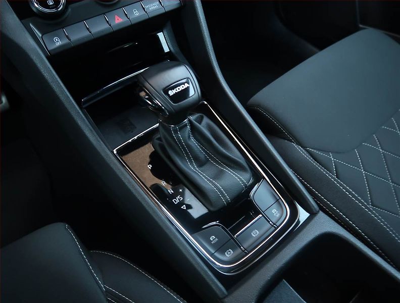 Škoda Karoq (2023) Sportline 1.5 TSI, Sport-Line - fotka 13 z 20
