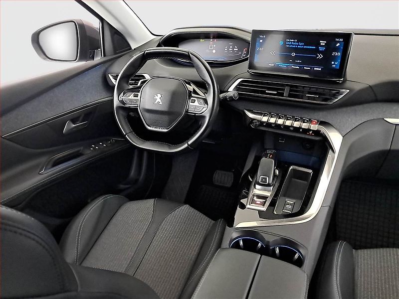 Peugeot 3008 (2021) 1.5 BlueHDi, Automat, ČR,1.maj - fotka 7 z 22
