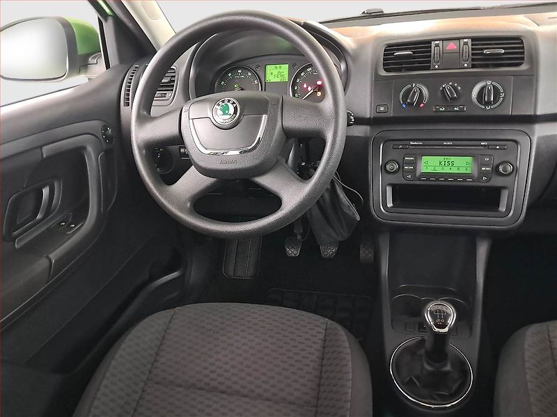 Škoda Fabia (2012) 1.2 TSI, Park. senzory - fotka 7 z 16