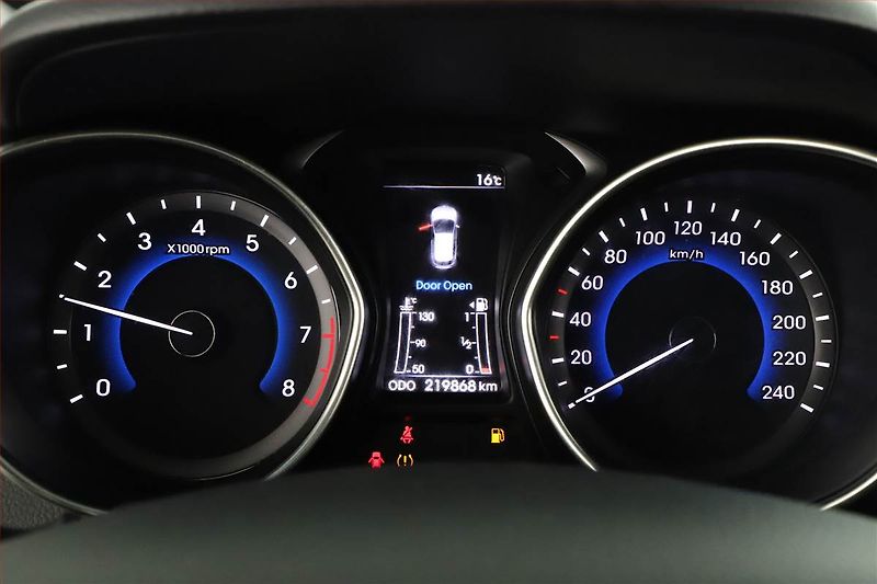 Hyundai i30 (2012) 1.6 GDI, Xenony, Tempomat - fotka 12 z 14