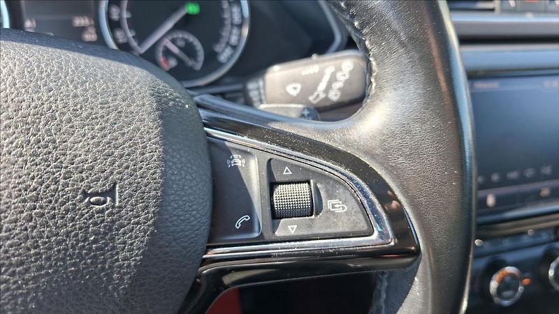 Škoda Superb 1,6 TDi 88 Kw Style DSG DPH - fotka 14 z 32