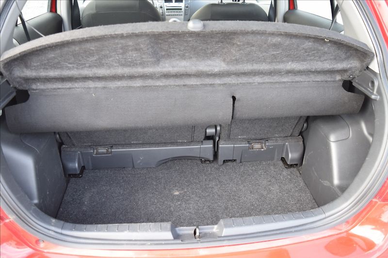 Toyota Yaris 1,0 i 51KW ZAD. PARK. SENZORY - fotka 14 z 40