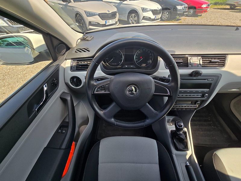 Škoda Rapid (2013) 1.2 TSi 63KW aut.klima - fotka 14 z 23