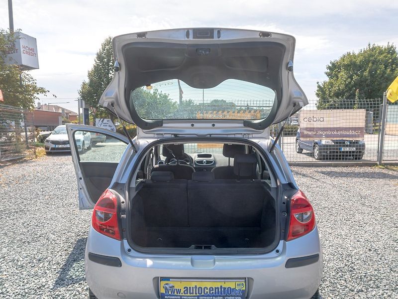 Renault Clio (2006) 1.2i 55KW - fotka 28 z 35