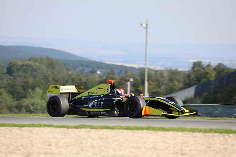 Druhý zářijový víkend patřil na Automotodromu Brno tradiční události Masaryk Racing Days.
