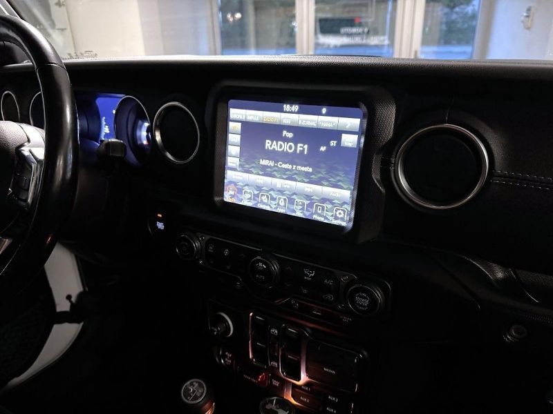 Jeep Wrangler (2022) Unlimited 2.0T 4xe PHEV AT8 Ru - fotka 12 z 22
