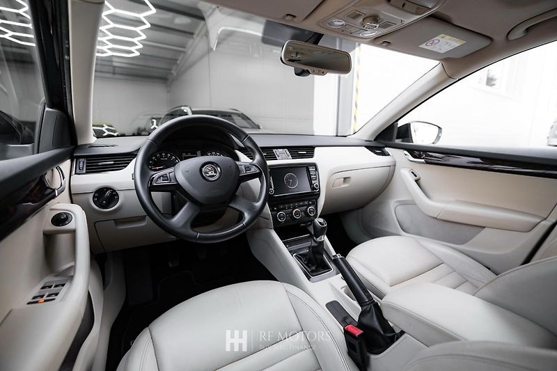 Škoda Octavia (2014) 1.6 TDI Elegance/Style - fotka 13 z 35