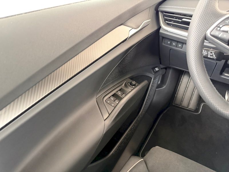 Škoda Elroq (2025) Sportline 85 210 kW / 82 kWh - fotka 8 z 30