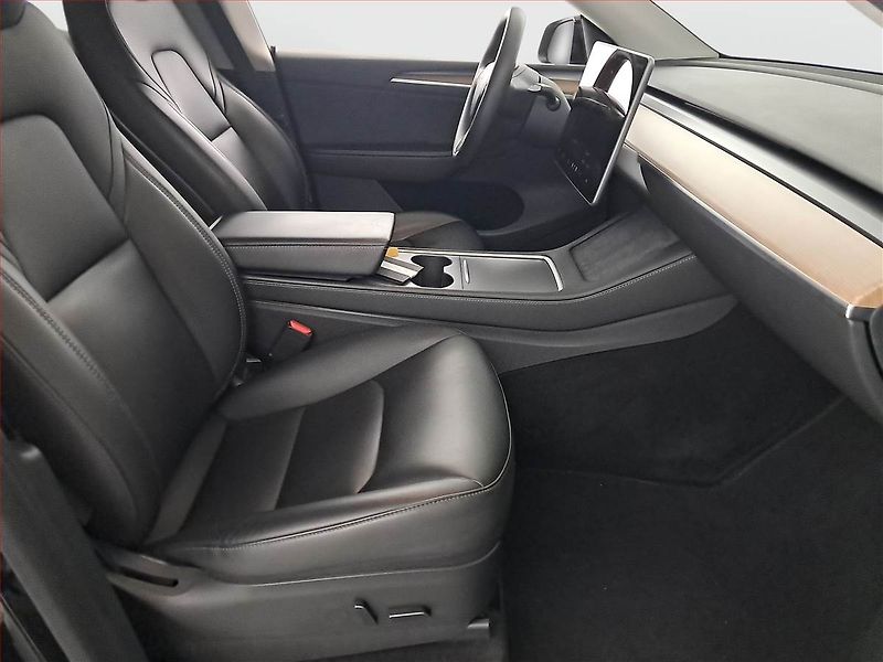 Tesla Model Y (2022) Long Range AWD 79kWh, SoH 91% - fotka 9 z 19
