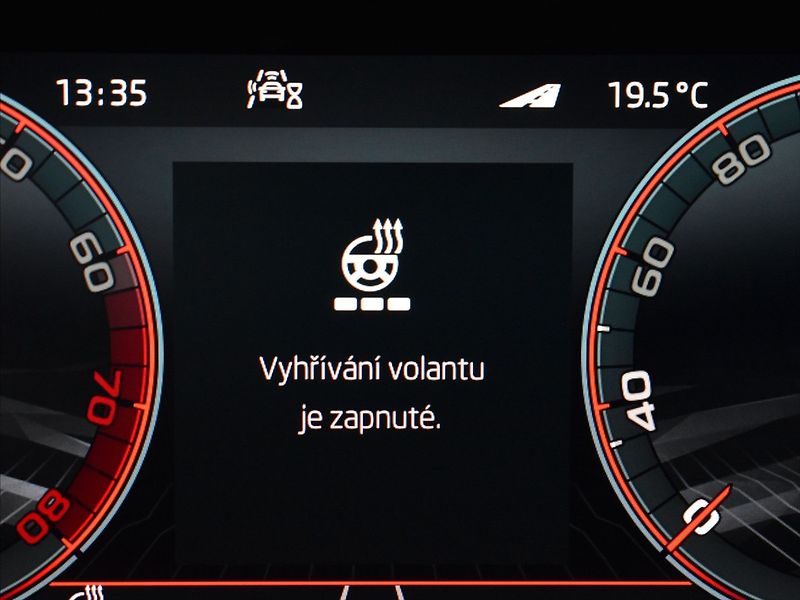 Škoda Scala 1,5 TSI Monte Carlo Tažné - fotka 25 z 28