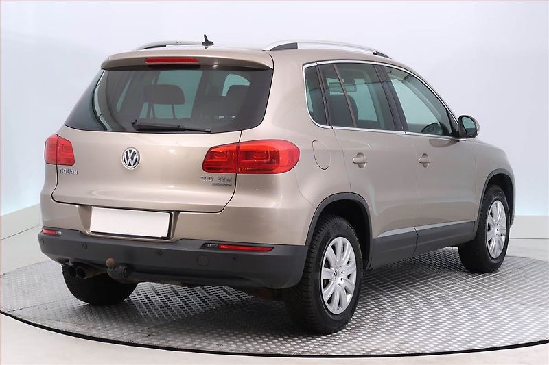 Volkswagen Tiguan (2012) 2.0 TDI, Tempomat - fotka 5 z 16