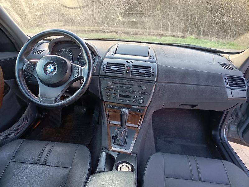 BMW X3 (2004) 3.0i automat - fotka 29 z 38