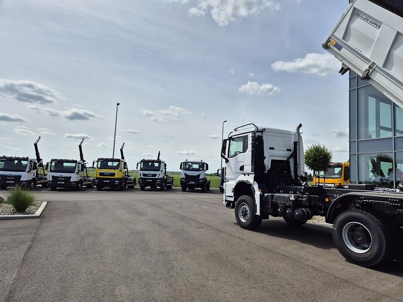 MAN TGS 33.520 6x6 MEILLER-KIPPER  - fotka 3 z 20