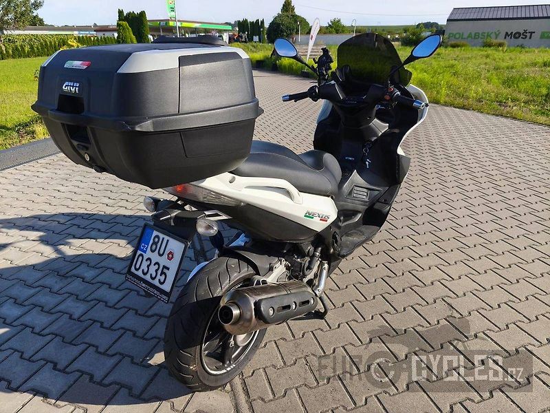 Gilera Nexus 500 (2011) - fotka 6 z 11