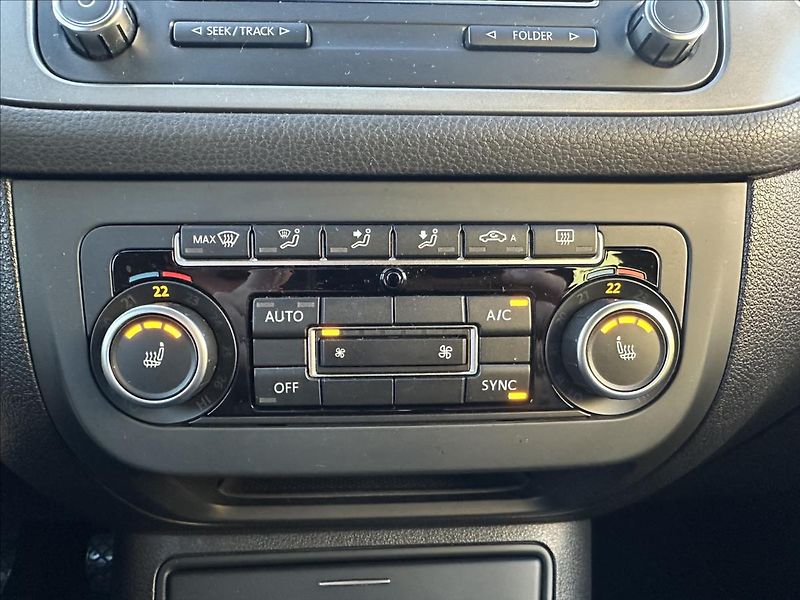 Volkswagen Golf Plus 1,2 TOP stav 1.majitel - fotka 16 z 22