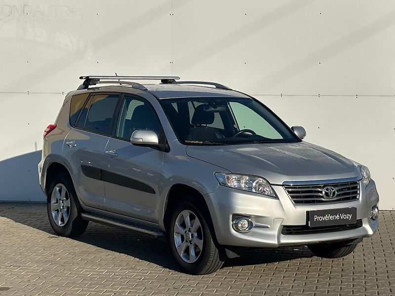 Toyota RAV4 2.2 D-4D 4x4 110kW - fotka 6 z 27
