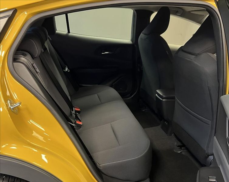 Toyota Prius 2,0 PHEV Comfort - fotka 13 z 17