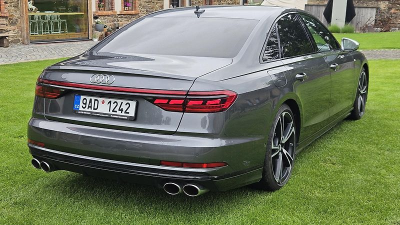 Audi S8 (2021) - fotka 4 z 24