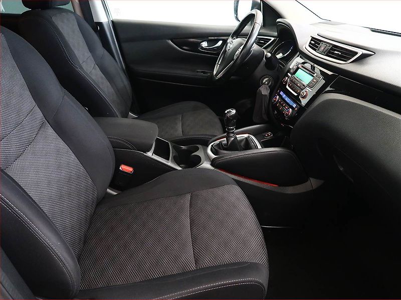 Nissan Qashqai (2017) 1.6 DIG-T, Serv.kniha - fotka 9 z 15