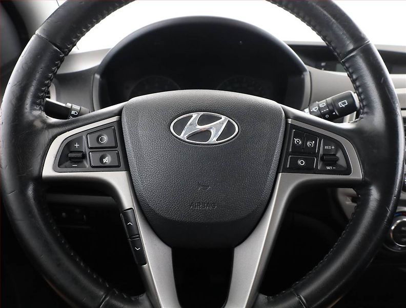 Hyundai i20 (2012) 1.2, Serv.kniha, Tempomat - fotka 8 z 17