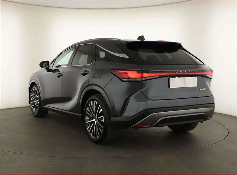 Lexus RX 400h (2023) 450h+ - fotka 4 z 20