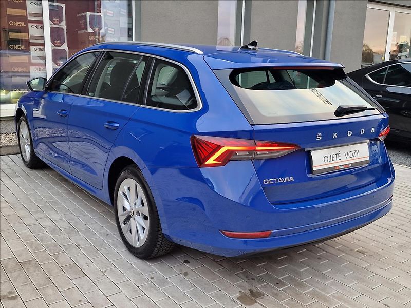 Škoda Octavia 2.0 TDI Style Combi,ČR,1.Maj. - fotka 8 z 50
