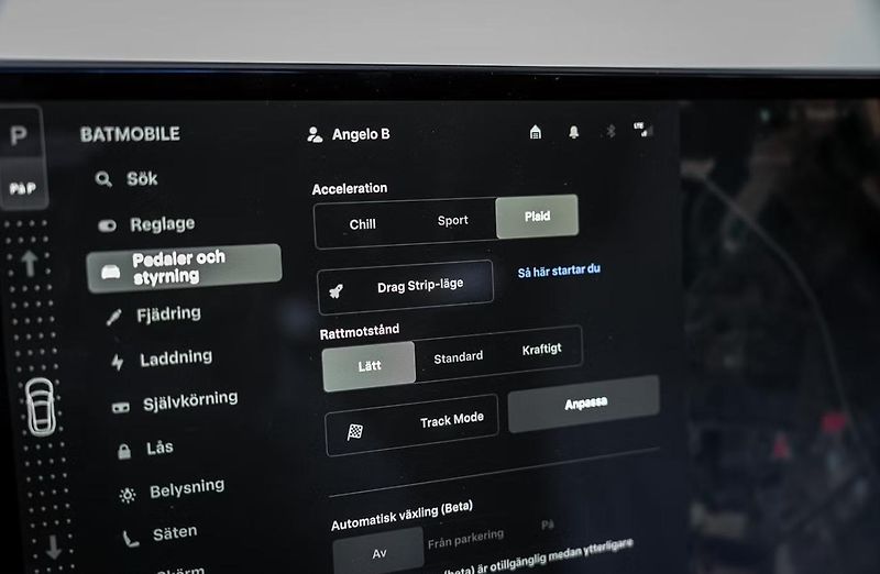 Tesla Model S Plaid AWD Tažné Yoke Panorama - fotka 17 z 25