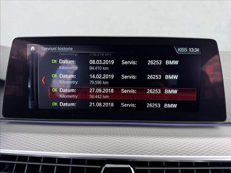 BMW Řada 5 3,0 530d xDrive Mpaket původČR - fotka 37 z 50