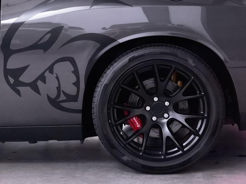 Dodge Challenger SRT HELLCAT 6.2 V8 | 527 kW  - fotka 15 z 56