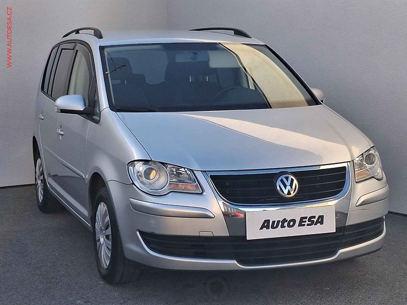 Volkswagen Touran (2007) 2.0 i, AAC, tempo - fotografie inzerátu
