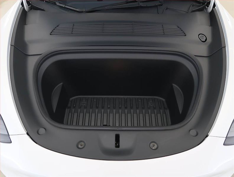 Tesla Model Y (2023) Performance 79kWh, SoH 93% - fotka 15 z 33