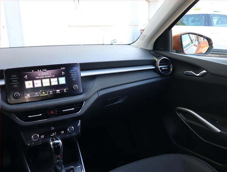 Škoda Fabia (2022) 1.0 TSI, Automat, Tempomat - fotka 8 z 17