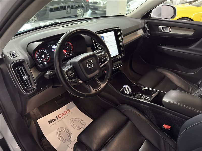 Volvo XC40 2,0   D4 INSCRIPTION ZÁRUKA 28 - fotka 8 z 46