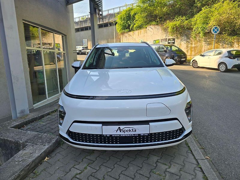 Hyundai Kona (2026) 64.8kwh Smart Range Clima - fotka 8 z 25