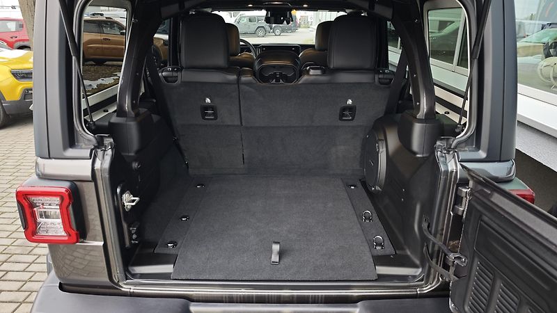 Jeep Wrangler (2025) Unlimited 2,0T  Rubicon ČR - fotka 15 z 39
