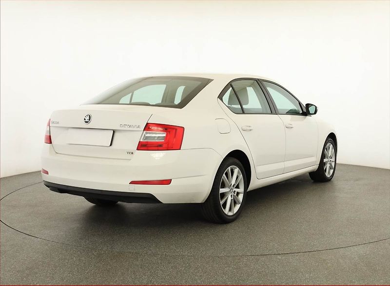 Škoda Octavia (2013) Elegance 2.0 TDI, Serv.kniha - fotka 5 z 14