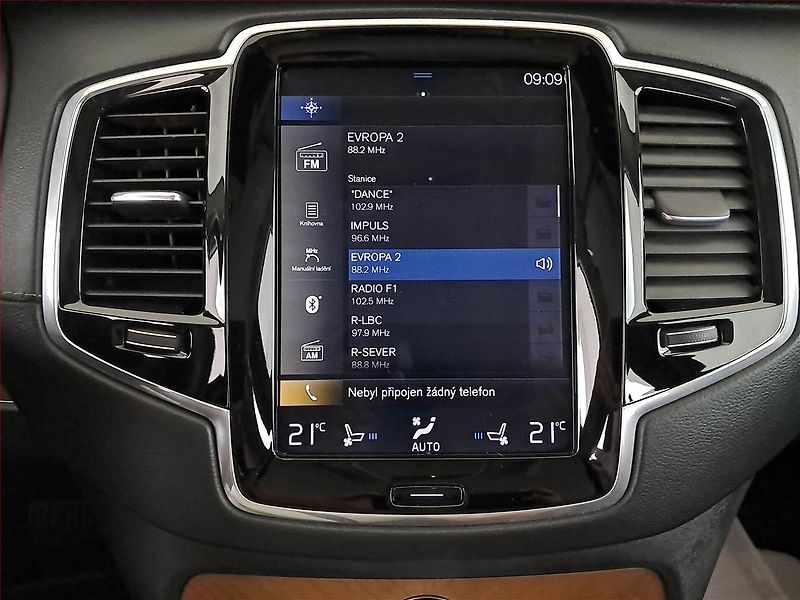 Volvo XC90 (2019) D5 AWD - fotka 12 z 22