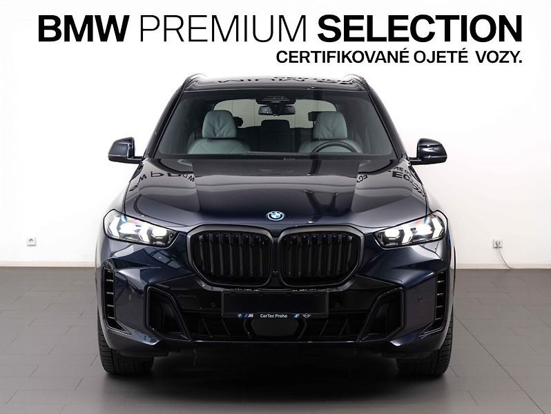 BMW X5 xDrive50e - fotka 2 z 23