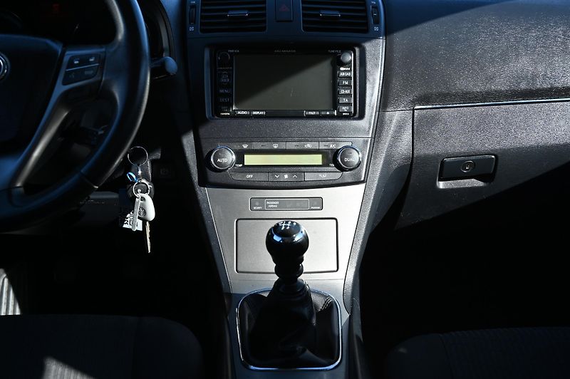 Toyota Avensis 1.8  108KW Kombi Sol 10/2009 - fotka 11 z 33