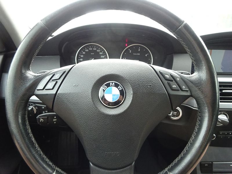 BMW Řada 5 520d 120kW KŮŽE SERVIS - fotka 16 z 31