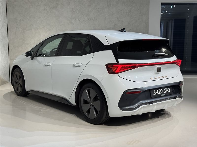 Cupra Born 150kW LED Tepelko Kamera - fotka 10 z 50